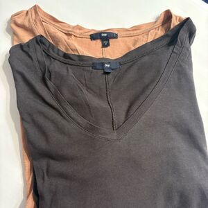Gap Women’s Bundle Orange and Black V Neck Long Sleeve Cotton T Shirt Medium